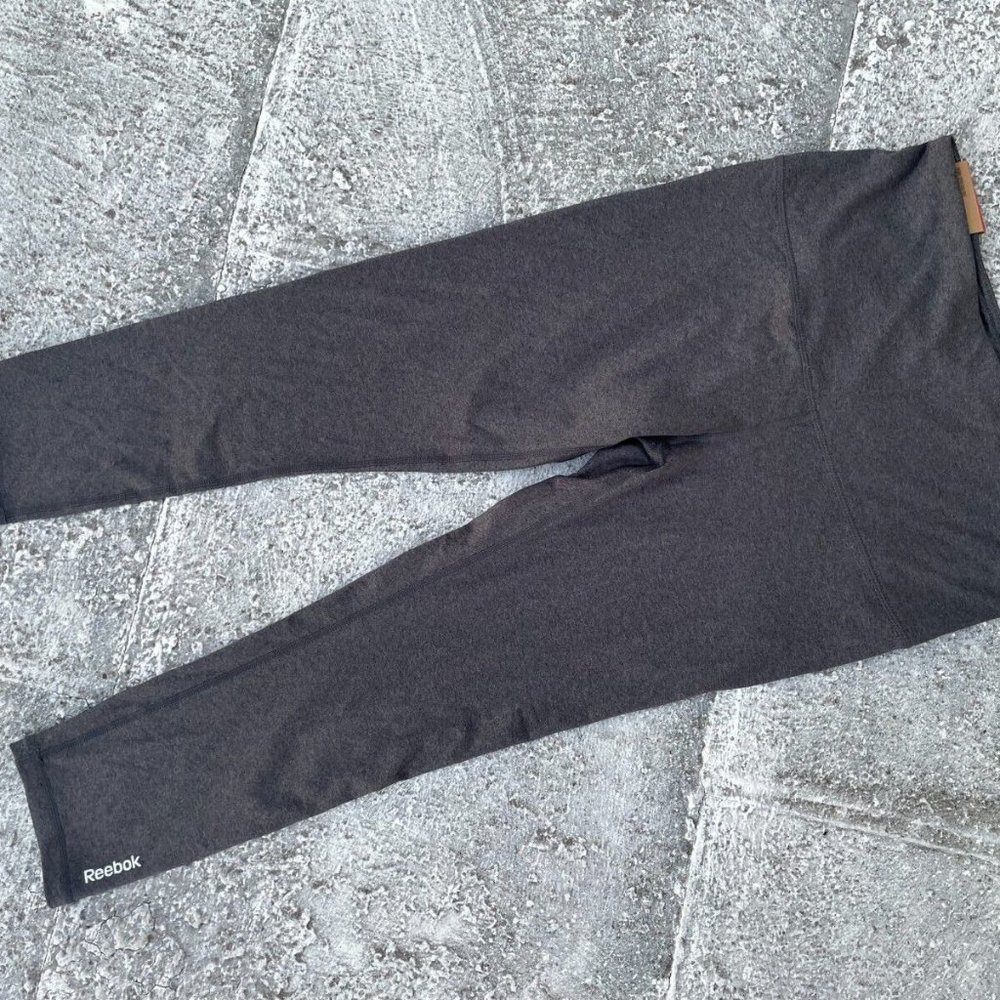 Reebok Women Athletic Pant Capri Gray Sport Running Pant Size MM